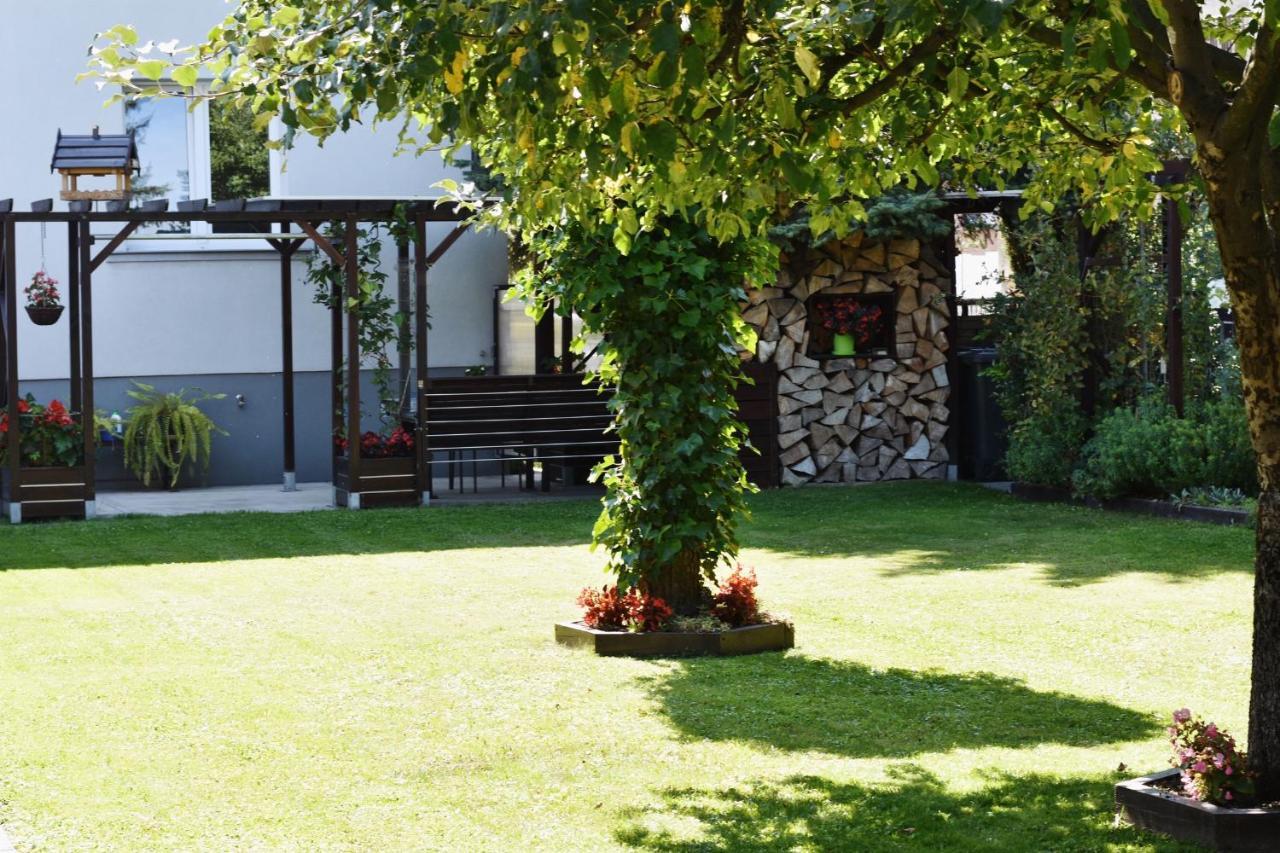 Cozy Apartment In Tarnów Exterior foto